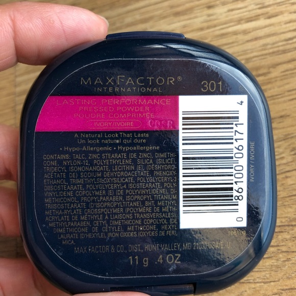 Max Factor Lasting Performance Pressed Powder - Picture 3 of 3